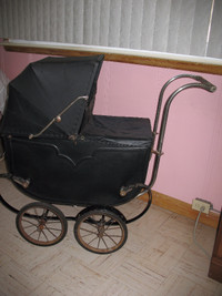 PEDEGREE ANTIQUE BABY CARRIAGE