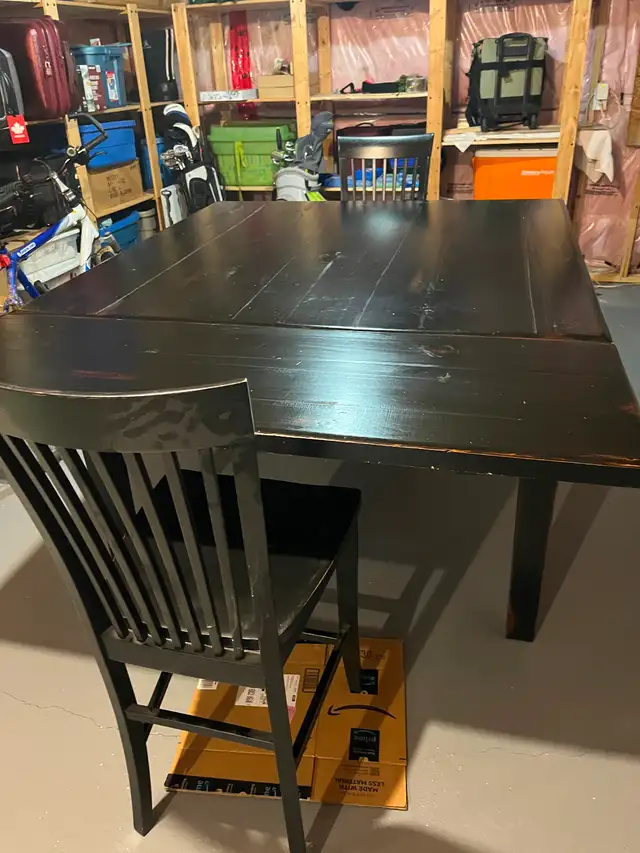 COTTAGE / COUNTRY HARVEST TABLE WITH 6 CHAIRS in Dining Tables & Sets in Oakville / Halton Region - Image 5