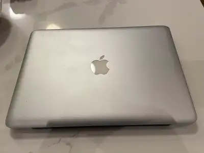 Apple MacBook Pro, 13” 2009, View more