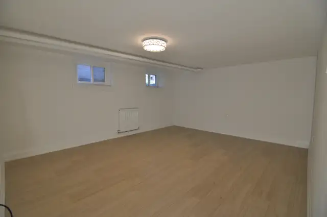 Spacious 2 Bedroom Basement Apartment - Toronto Beaches Area in Long Term Rentals in City of Toronto - Image 7