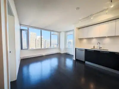 Here for rent is a fantastic choice combining top tier location and breathtaking view. Prime locatio...