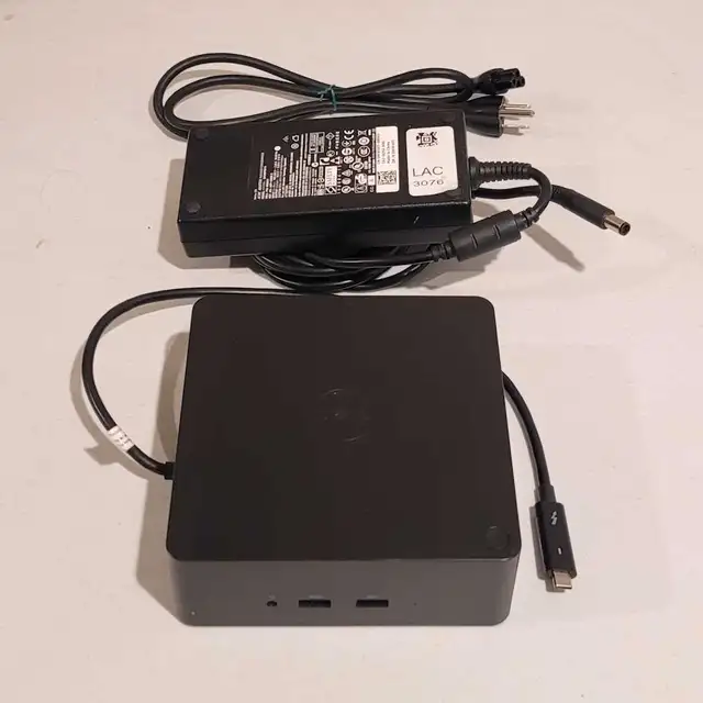 Dell Thunderbolt Dock in Laptop Accessories in Cambridge - Image 4