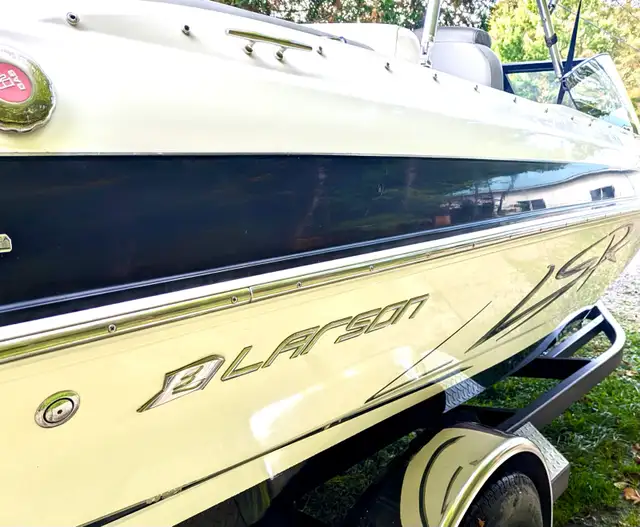 Boat Larson for sale in Powerboats & Motorboats in Laurentides - Image 6
