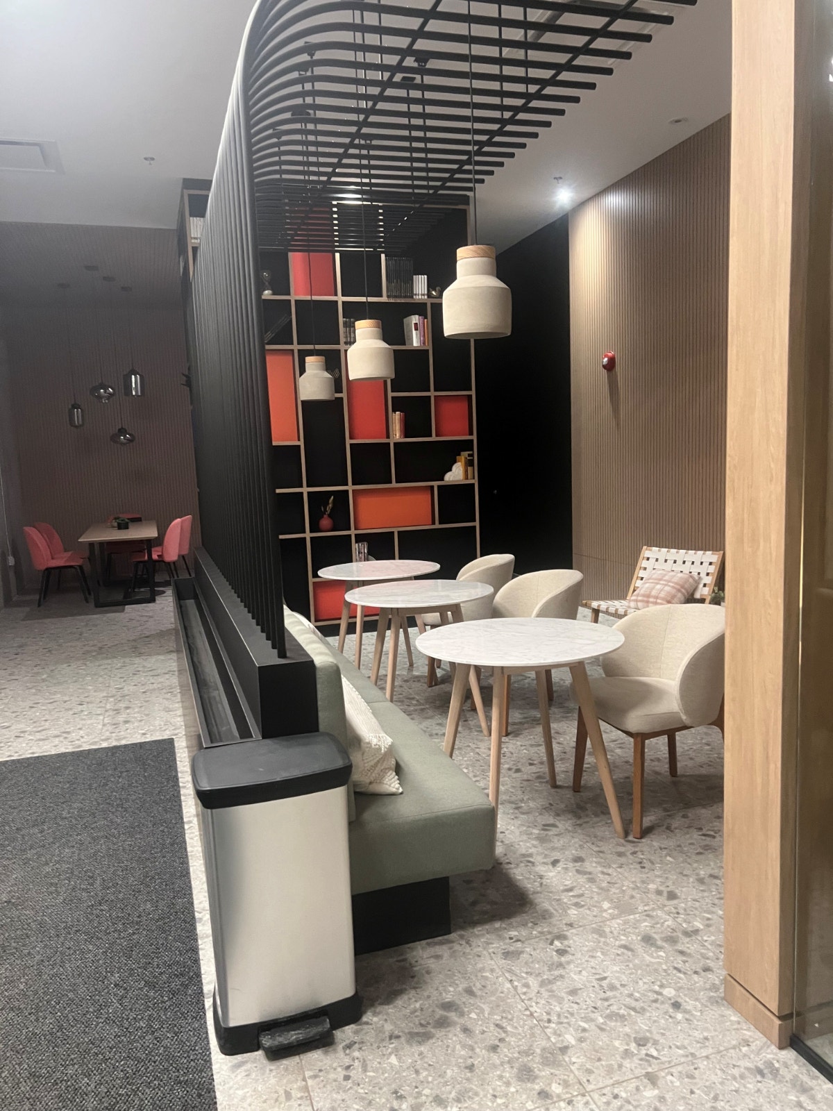Superbe  4 12 avec stationnement intérieur - Ville Marie — photo 2