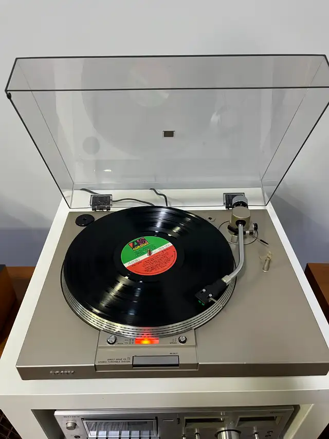 Vintage Sony Turntable in Stereo Systems & Home Theatre in City of Toronto - Image 4