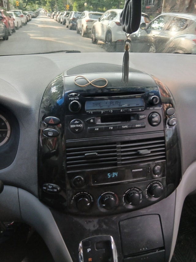 TOYOTA SIENNA FAIT INSPECTER L AVANT ACHAT