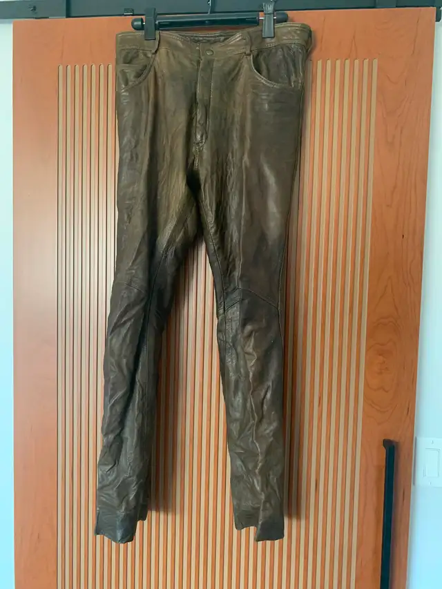 Men’s RETRO Leather Bomber Jacket & Pants in Men's in Edmonton - Image 4