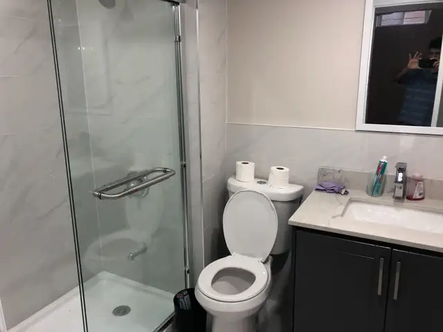 Prive room with attached washroom available for a couple or two in Room Rentals & Roommates in City of Toronto - Image 7