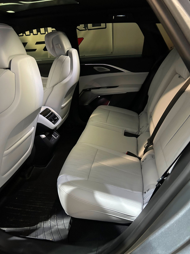 2024 Cadillac Lyriq Sport 3 in Cars & Trucks in Hamilton - Image 4