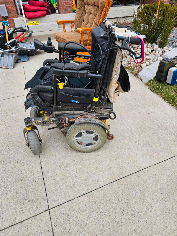Electric wheelchair in Health & Special Needs in Woodstock - Image 3