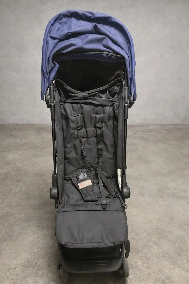 Poussette in Strollers, Carriers & Car Seats in City of Montréal - Image 2