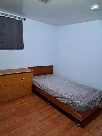 Room For Shairing For Girl