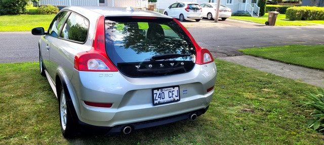 Volvo C30 T5 2011 — Manuelle 6 vitesses — Propriétaire unique — photo 2