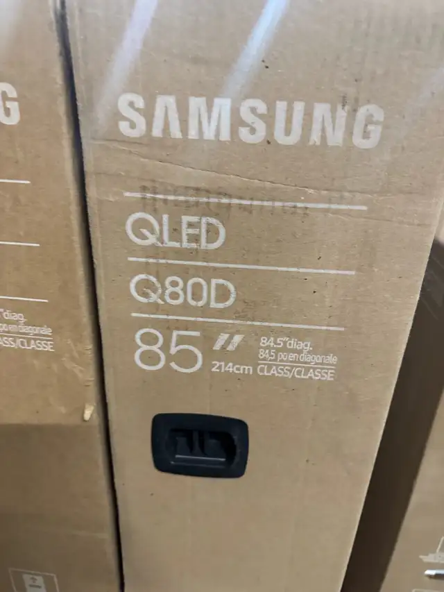 Samsung QLED Q80D 85 inch in TVs in City of Montréal - Image 3