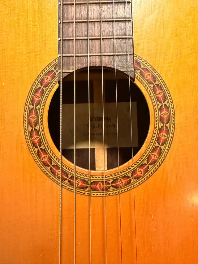 1960’s Vintage Yamaha Classical Acoustic Guitar No. G160  in Guitars in Hamilton - Image 9