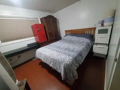 Room for Rent, Best location Ever!