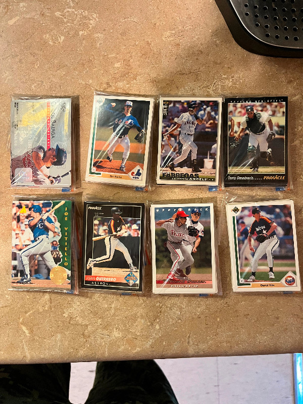 Packs of baseball cards in Arts & Collectibles in Hamilton - Image 3