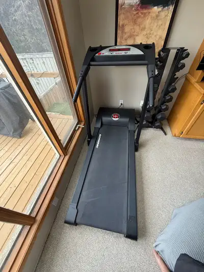 Very well built Schwinn treadmill. No longer used. Has a heavy duty motor and shows it by it’s weigh...