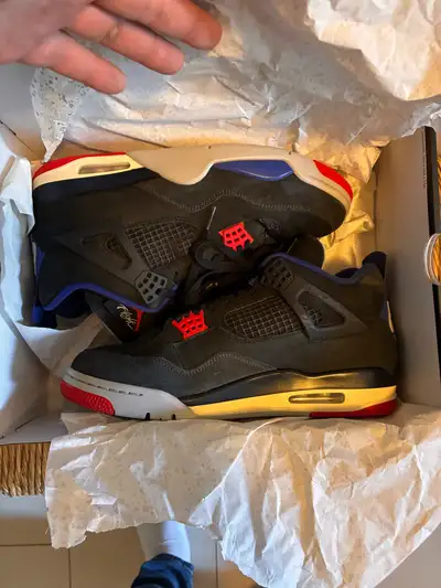 Jordan 4 rare Air size 11.5, View more