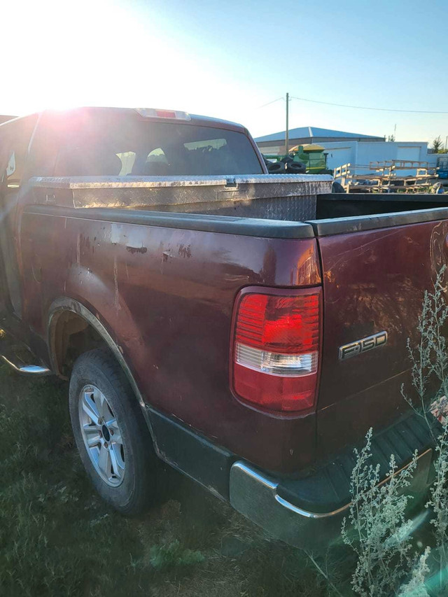  I have for sale a 05 ford f 150 4/4 in Cars & Trucks in Medicine Hat - Image 3