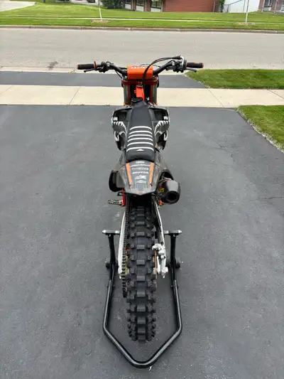 KTM SX-F 350 (2018) This bike is Mint! Super Custom SX-F350 with only 45hrs on it. BIKE HAS TONS OF...