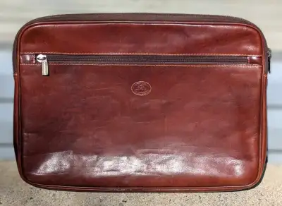 Fine Quality Italian Leather Tony Perotti Laptop Tablet Bag!, View more