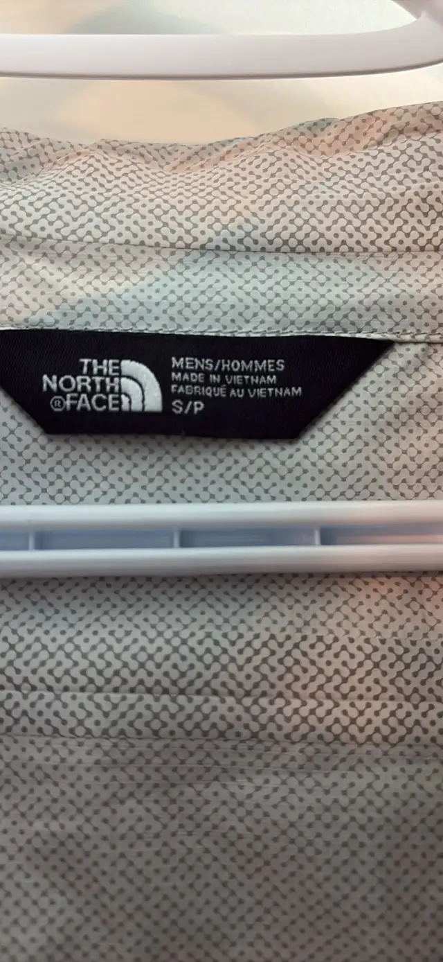 Men’s Small Northface Jacket  in Men's in Edmonton - Image 9