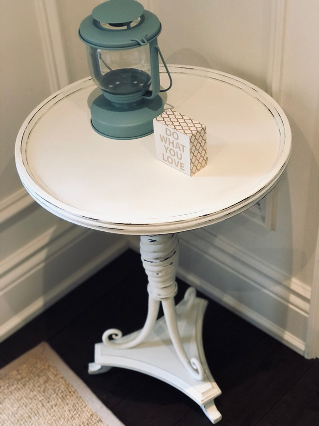 Farmhouse Shabby Chic Rustic Side End Table in Other Tables in Oakville / Halton Region
