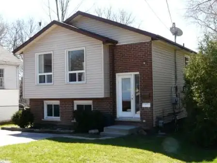 Att: Female Trent Students! Two Rooms available May 1st!