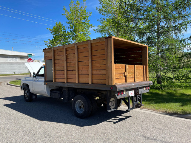 88 Chevy 4x4 Dump Truck in Cars & Trucks in Calgary - Image 3
