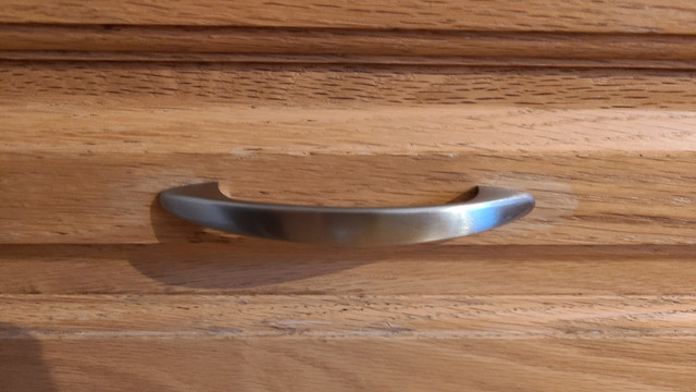 Kitchen cabinet knobs and handles  in Hardware, Nails & Screws in Oshawa / Durham Region - Image 2