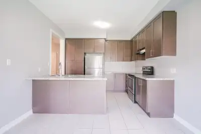 4+1 bedrooms with 3.5 washrooms detached for sale in Beaverton