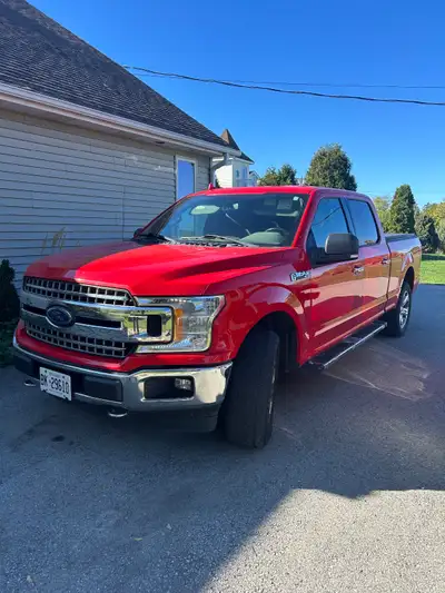 Excellent condition Ford F150, aluminum body, oil change every 5000 km, 6 1/2 foot box and one owner...