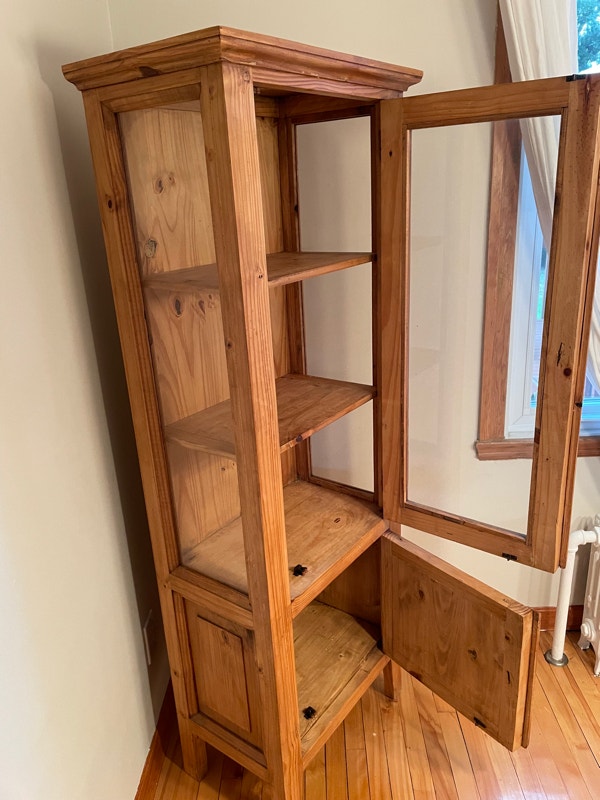 Armoir à verres en bois massif / Solid wood display Articles