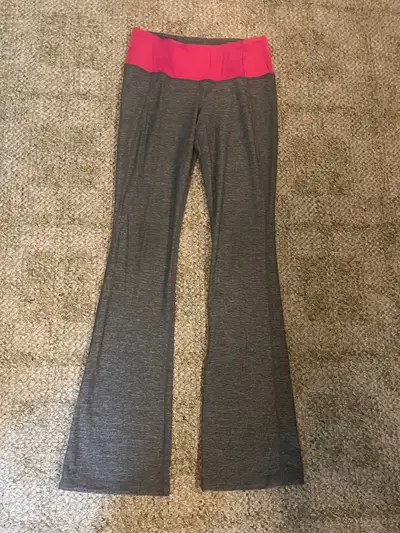 LULU lemon grey yoga pants small pocket on waistband pink waistband size 6 Cinchable ankles Great co...