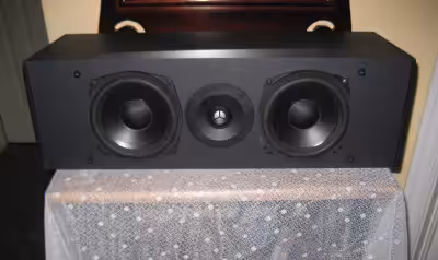 Paradigm High Definition Center Channel, made in Canada and in excellent condition. Fantastic sound...
