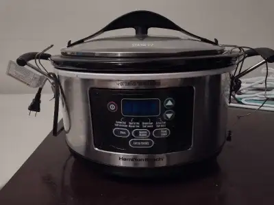 Crock Pot With temperature probe In excellent condition Asking $20 Please leave your name and number