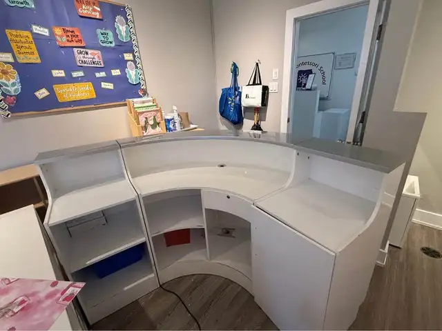 DIR Janus Combination LED Illuminated Curved Reception Desk in Desks in Ottawa - Image 5