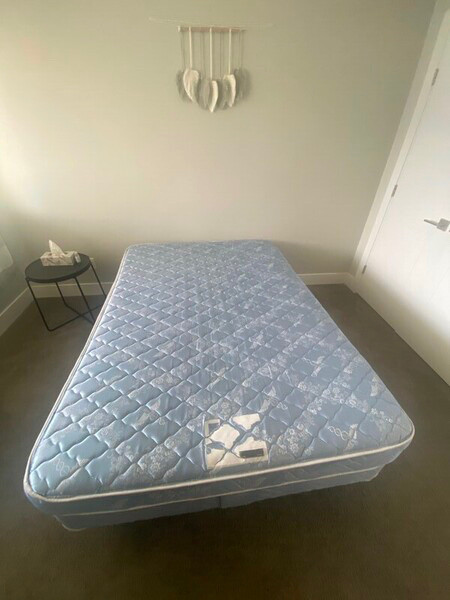 Double mattress and box spring for sale! | Beds & Mattresses | Windsor  Region | Kijiji