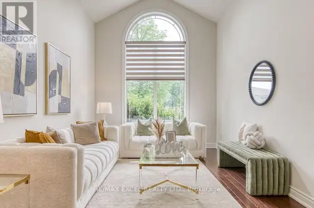 Flexible Price- Pickering room for rent