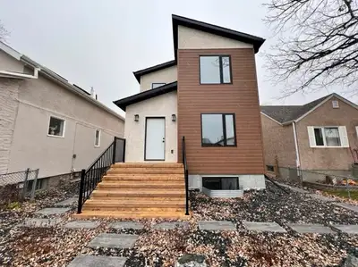 ** Beautiful 3Bed 2Bath Duplex For Rent In King Edward Area**