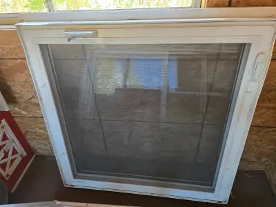 Window 40x40, View more