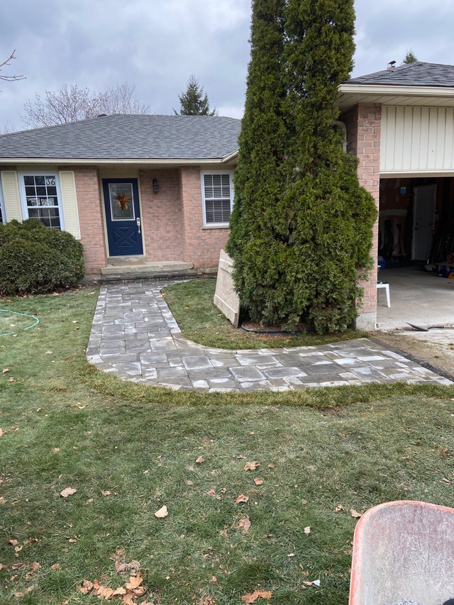 GUELPH Construction Landscaping Driveways, Walkways & Patios
