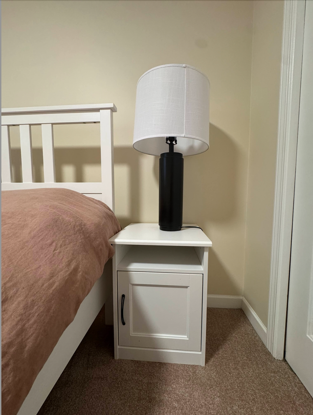 Queen size bed in Beds & Mattresses in Delta/Surrey/Langley - Image 3