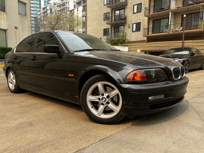 2000 BMW 328i  5 speed manual  with Sport Package 3