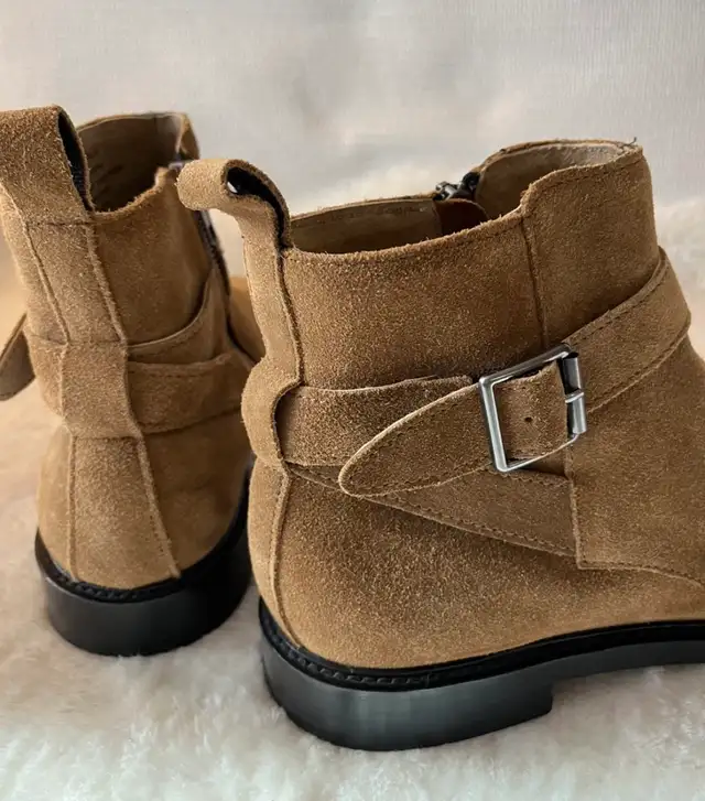 Banana Republic Suede Boots Men Size 8M in Men's Shoes in City of Toronto - Image 6