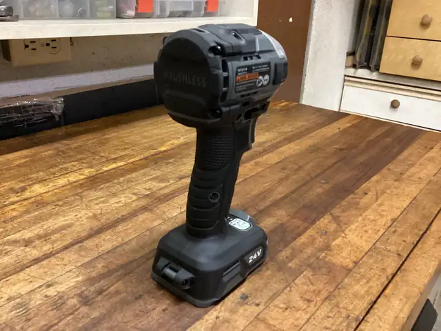 FLEX 24v MAX BRUSHLESS 3-SPEED 1/4”HEX QUICK EJECT IMPACT DRIVER in Power Tools in Barrie - Image 9