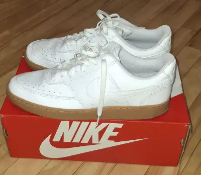 NIKE COURT VISION LOW 10.5, View more