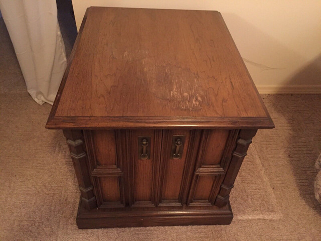 Vintage end table. I can deliver in Arts & Collectibles in St. Albert