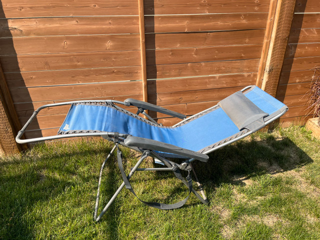 Zero gravity chair in Patio & Garden Furniture in Saskatoon - Image 2
